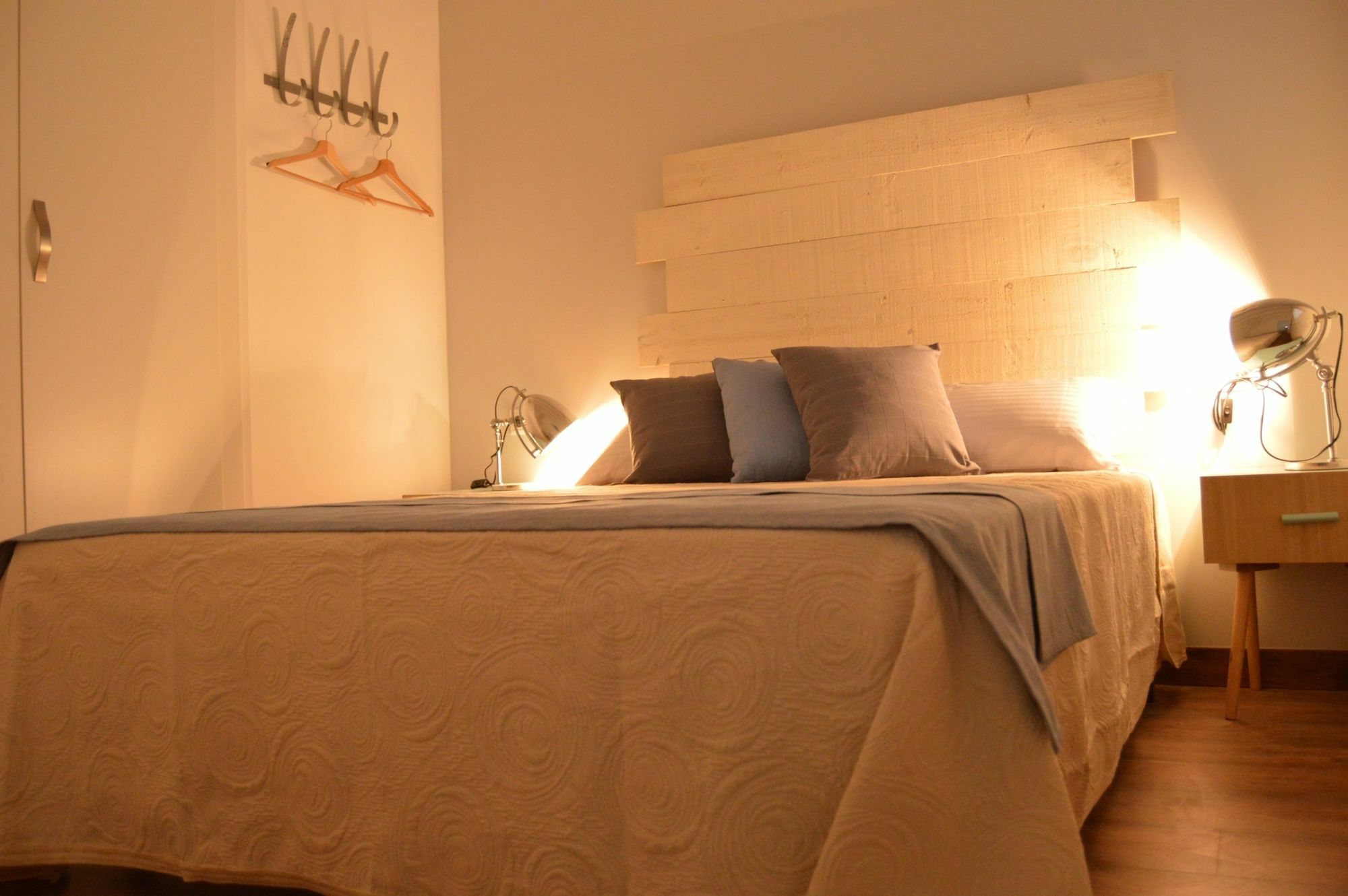 Tarragona Suites Mediona Ngoại thất bức ảnh