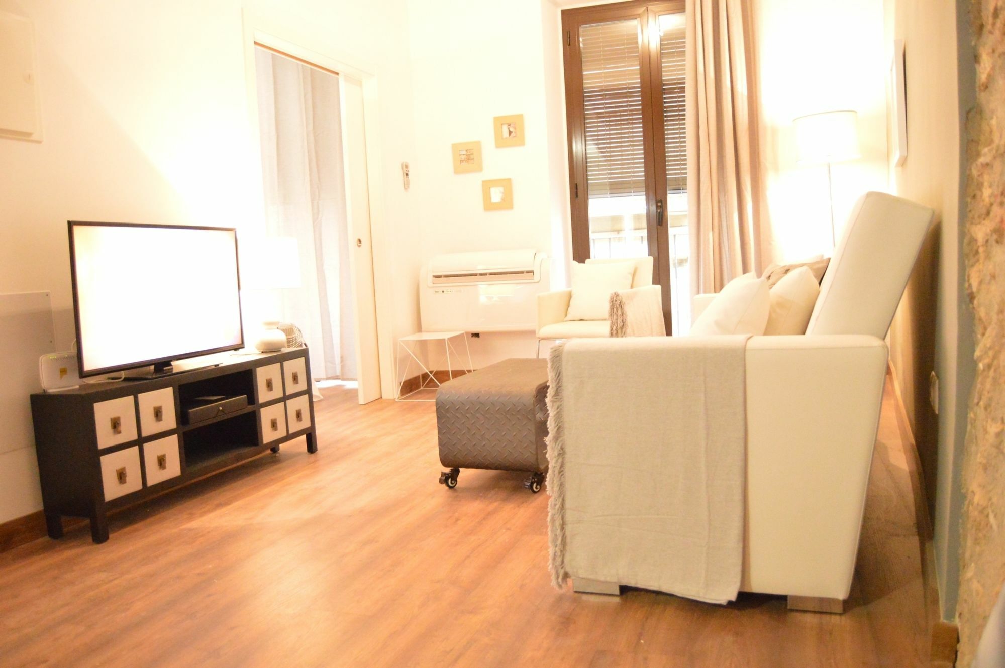 Tarragona Suites Mediona Ngoại thất bức ảnh