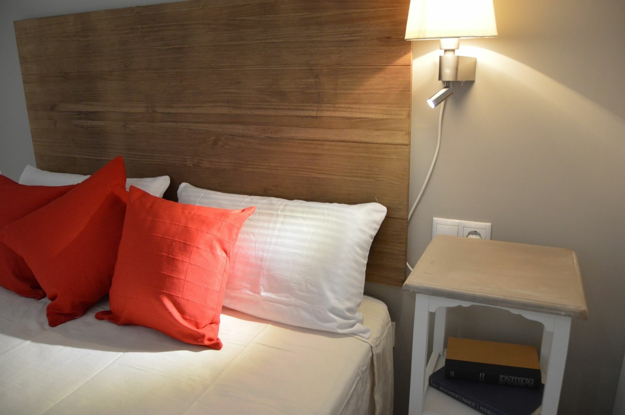 Tarragona Suites Mediona Ngoại thất bức ảnh