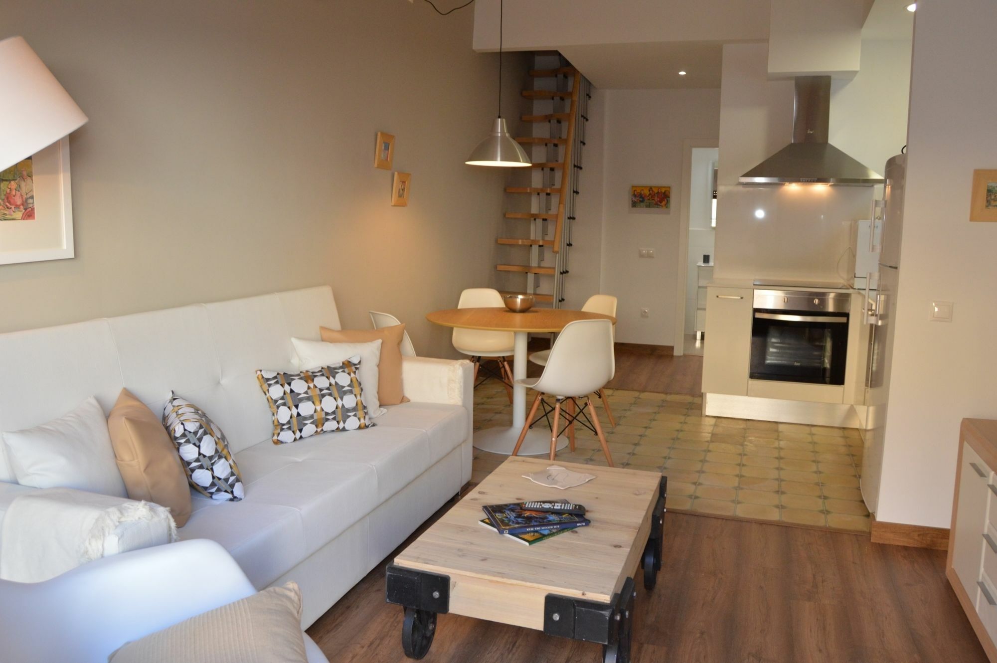 Tarragona Suites Mediona Ngoại thất bức ảnh